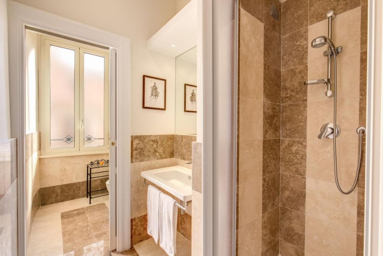 Lovely 4-Bedroom Apartment 30M Sangiovanni Metro Roma Dış mekan fotoğraf