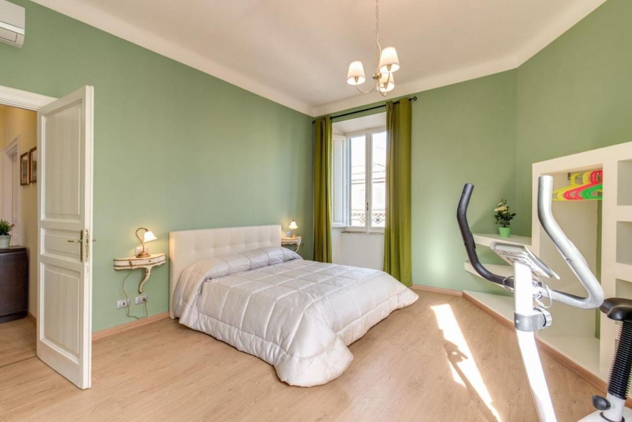Lovely 4-Bedroom Apartment 30M Sangiovanni Metro Roma Dış mekan fotoğraf